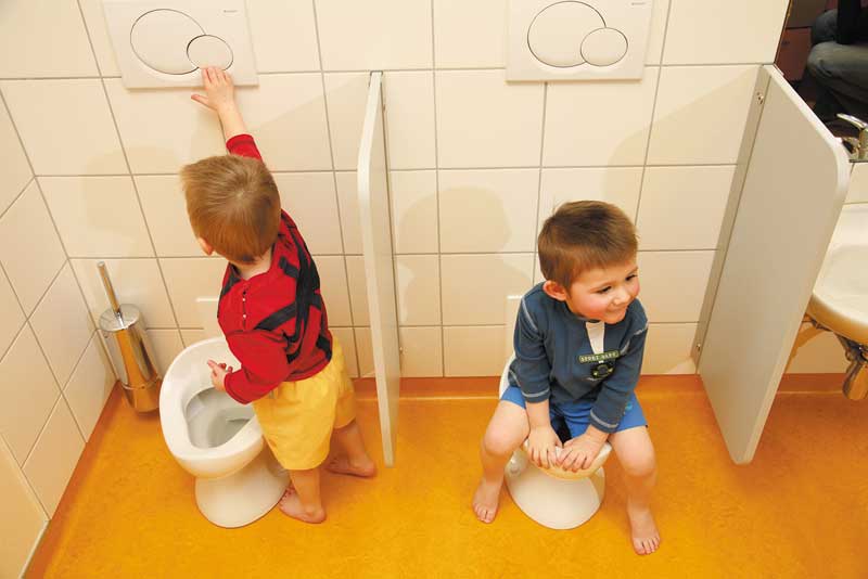 Plus d'un enfant sur deux se retient d'aller aux toilettes à l'école