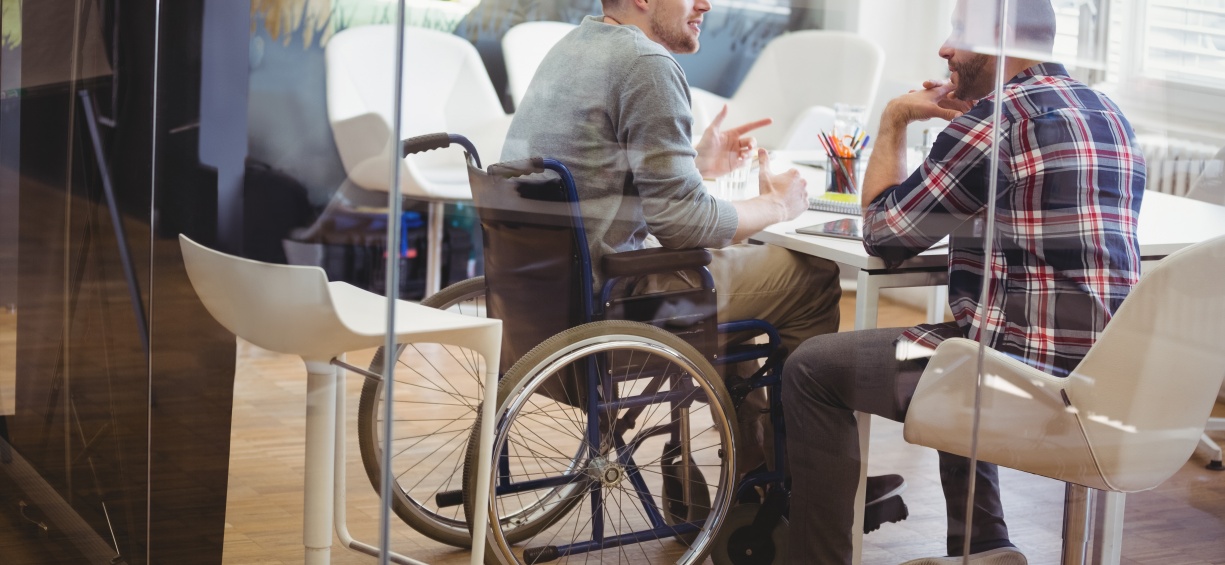 Le principe est de considérer la personne avec un handicap comme capable d’être compétitive si le bon emploi et le bon environnement de travail peuvent être mis en oeuvre. (c)AdobeStock